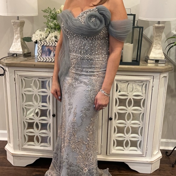 Beautiful sequin 2023 couture dress - Picture 3 of 8